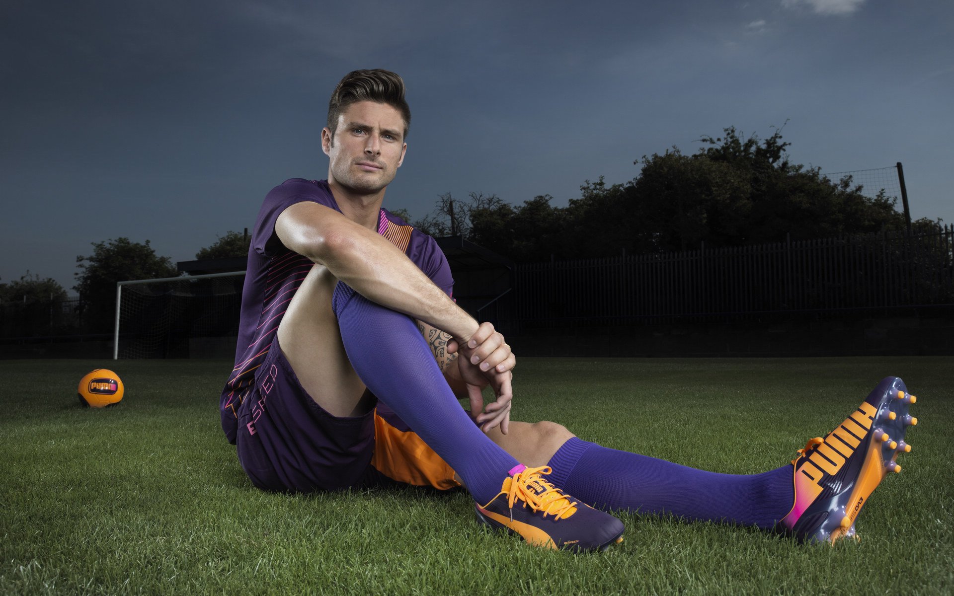 “足球青训+外语夏令营” 白天训练晚上上语言课